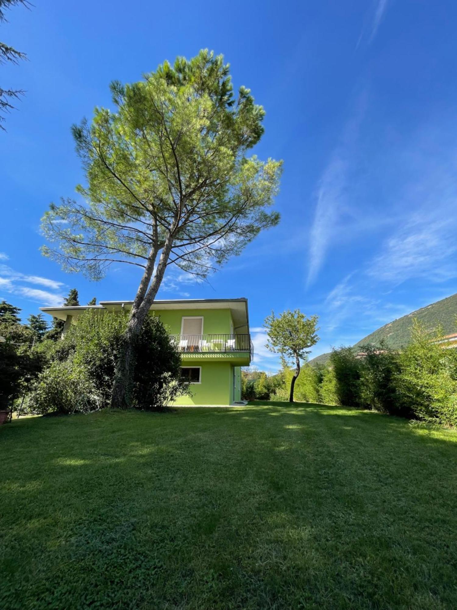 Secret Garden Egle Villa Caprino Veronese Exterior photo
